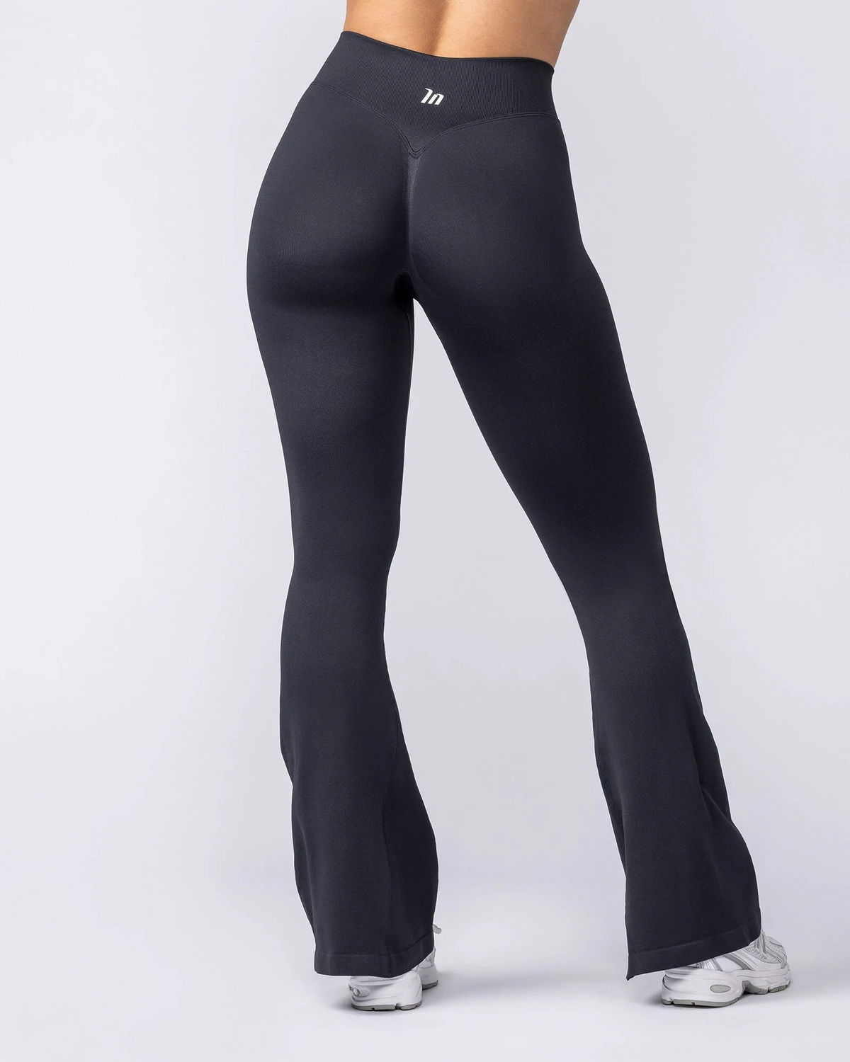 INFIT® - PUSH UP FLARE LEGGINGS